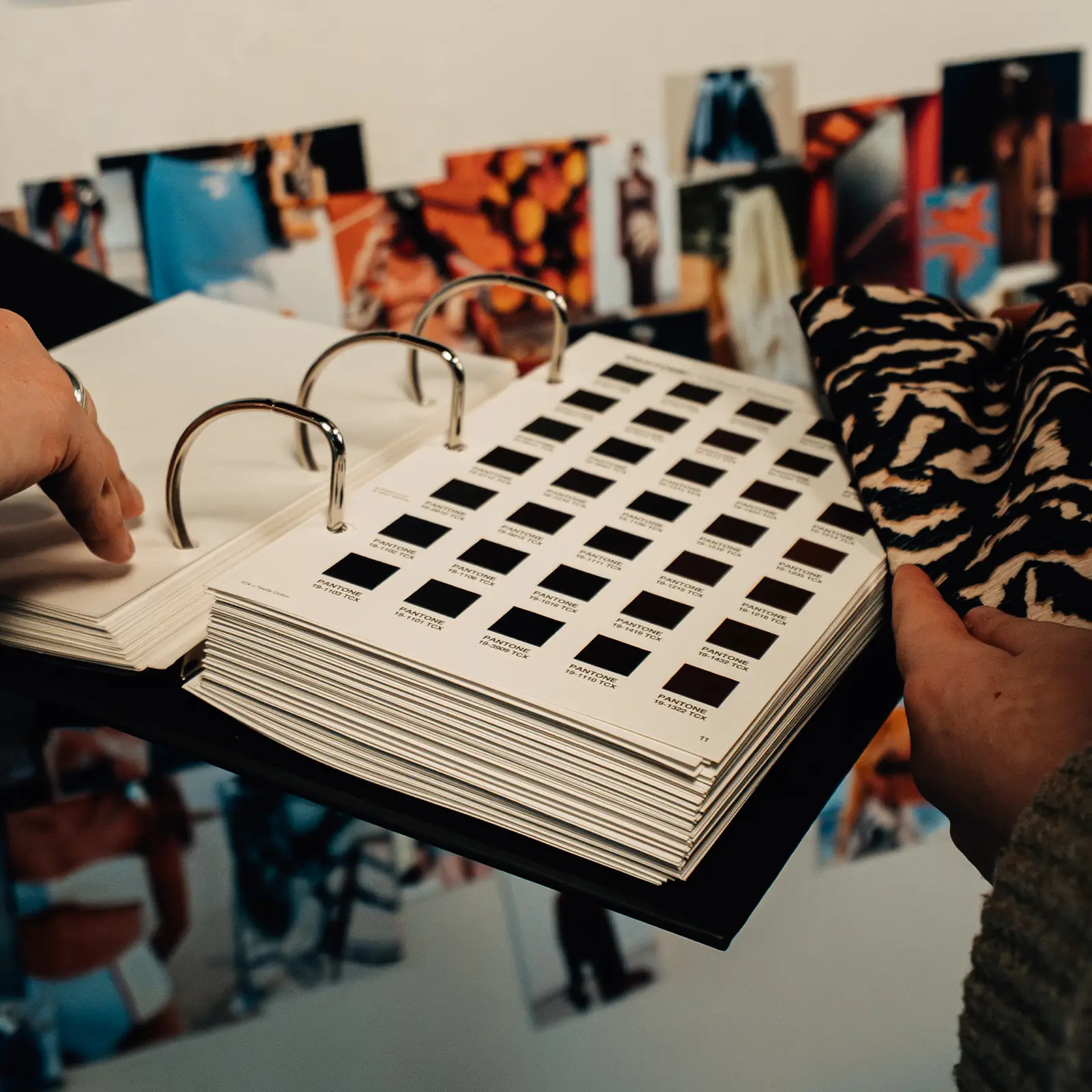 fashion linq hveg colors pantone book