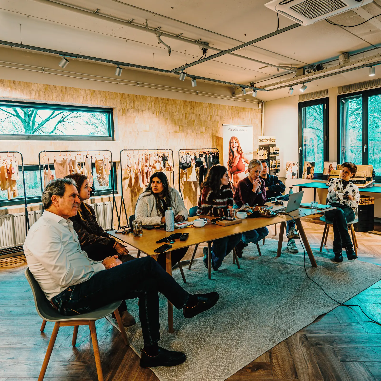 fashion linq hveg team meeting